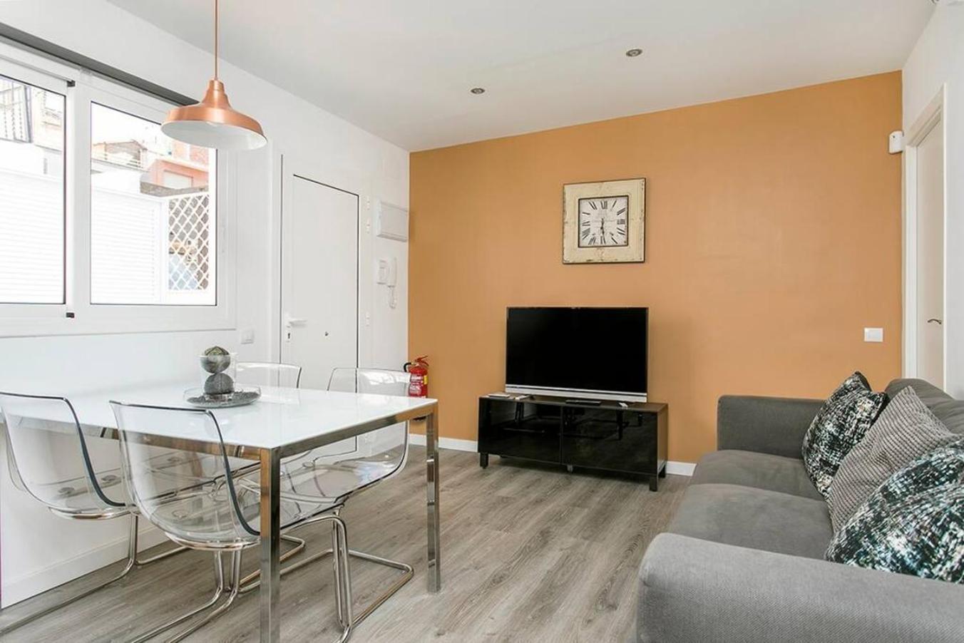 Cozy&New With Terrace Apartment L'Hospitalet de Llobregat Exterior photo
